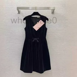 Basic & Casual Dresses designer Summer New Women's Dress with Gold Velvet Fabric Shining Sequin Bow Tie V-Neck Slimming Large Swing Sleeveless Skirt KW8Y