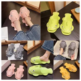 Top Designer Funny Personalized Slippers Mens Wearing Externally in Summer Home pink yellow Non slip Soft Sole Couples Stepping Feeling Cool sandal for Women