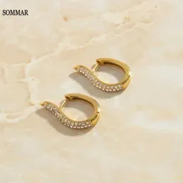 Stud Sommar Wunderschöne 18 kgp gold plattierte la clip ohrringe Umweltschutz Wasser Diamantkurve Ohrringe Damen Sportohrringe J240513