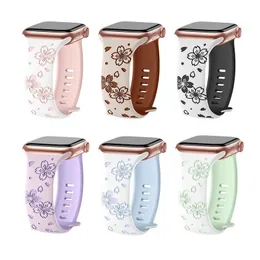 Floral Graved WatchBand para Apple Watch Ultra Straps Compatível com Iwatch Ultra 9 8 7 6 5 4 3 2 Mulher de silicone de cor dupla Iwatch Bands 40mm Iwatch Bracelets 44mm