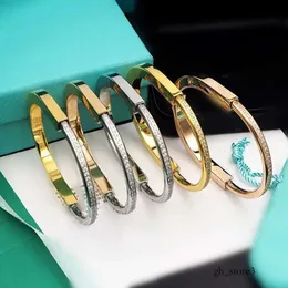 Tiffanyjewelry Lock Bracelet Designer de moda Bracelete de diamante U Bracelete de diamante prata Pulseira de aço inoxidável Brangelet Women Luxury Tiffanyjewelry com caixa 712