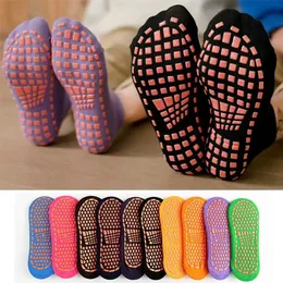 Barnstrumpor Anti Slip Floor Socks Lämpliga för spädbarn Små barn Bekväma korta barn Ankles Sport Yoga Trampoline D240513