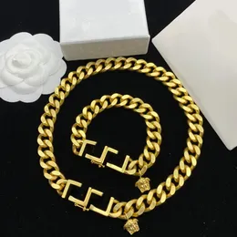 Colares de luxo clássicos pulvectores de designer de hip hop de aço inoxidável manguito de moda unissex colares de pulseira feminina masculino pingente jóia de jóias do presente
