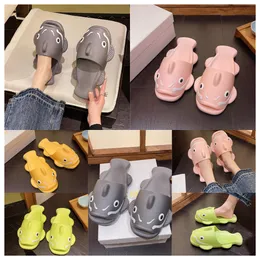 Designer Funny Personalized Slippers Men Wearing Externally in Summer Home pink yellow Non slip Soft Sole Couples Stepping Feeling Cool sandal for Women