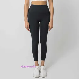 Designer AAA LUL LUL Confortável Sports Sports Sports Yoga Internet Famosa nova pele de bolso, sem linhas estranhas de cintura alta e elástico de elevação do quadril