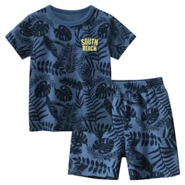 2024 Summer Beach Conjunto para meninos coco árvore de coco Treça de manga curta Camiseta shorts infantis roupas folhas de folhas de folhas de crianças roupas 240428