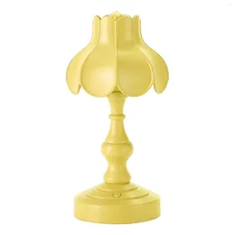 Lâmpadas de mesa European Lotus Bedside Lamp Decor Mini LED Night Light for Mall Room Bar Home Small Reading - Amarelo