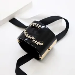 Projektantka Kobieta Mężczyźni Brzeczni Luksusowa marka modowa List C Bracelets Kobiet Bransoletka Biżuteria Urok Mankiet Prezent Cclies 8977