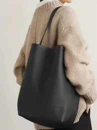 Designer Bagthe Reihenbeutel echtes Leder großer Kapazität Minimalistische Design friedlicher und natürlicher Reise -Crossbody -Body -Crossbody -Back -Umhängetaschen Eimer Bag 10A Beutel