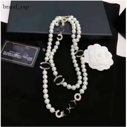 chanells Style Simple Luxury Designer Pendants قلادات قلادات أبيض وأبيض كريستال لؤلؤة لؤلؤة C قلادة القلادة سلسلة سترة سلسلة المجوهرات D19