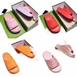 Designer Sandaler Kvinnor Slippare Ladies Hollow Platform Sandal Brodery Summer Woman Slides Lnterlocking G Lovely Sunny Beach Shoes M7QJ#