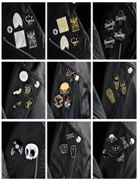 Qihe 25pcsset goth punk broches para homens pinos de lapela escura Skull Devil Bat Coffin Skeleton Gothic Jewelry5065762