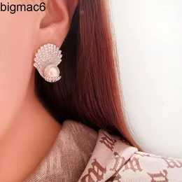 Projektantki stadninerowe Kolki Pearl Ear Sur Sier Igła Kolko z cyrkonia Diamond Lady Elegancka moda dziewczyna Scallop Shape Earing2024
