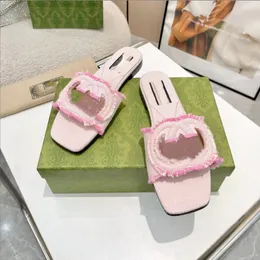 Designers tiggar vind blommig tyg damer ihåliga plattform sandaler kvinnors glidsandal med lnterlocking härlig soliga strandkvinnor tofflor