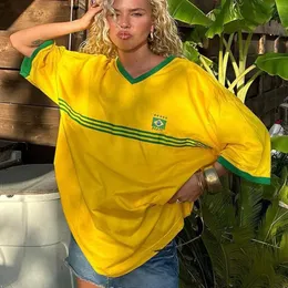 Бразильская вышивка желтая футболка повседневная свободная средняя и длинные рукава Y2K Tops Tops негабаритная футболка пляж Летни женщины 240513