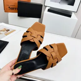 Yaz Giyim Haraç Kadınlar Deri Slaytlar Daireler Nu Pieds Sandals Ayakkabı Lady Beach Ras Diken Terlik Bayanlar Konfor Yürüyüşü Toptan Ayakkabı Eu35-43