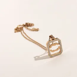 Collana designer di lusso in oro 18k oro collana per donne marca a doppia lettera bottiglia per profumi collane a ciondolo per la catena di gioielli di alta qualità non si fa mai svanire