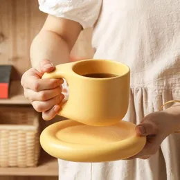 Кружки жирная кофейная чашка с блюдце набор керамики кружки молоко капучино чашки эспрессо, соответствующее домашней кухонной офис