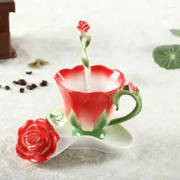 Tassen Untertassen rote Rose Blumen Kaffee mit Untertassenlöffel Hadmade 3d Keramik Teemilchbecher Set Frühstück Wasserflasche Weihnachtsliebhaber Geschenke
