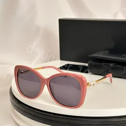 Designer kanaler solglasögon för kvinnor klassiska överdimensionerade glasögon fyrkantiga ram utomhus strand solglasögon för man kvinna blanda färg valfritt pärla ram