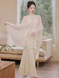 Arbeit Kleider weiße Mondlicht Französisch Lazy Cape Cardigan mit Mode Herbst Design Sinn Sinn Fischschwanz Cheongsam Strickkleid Frauen