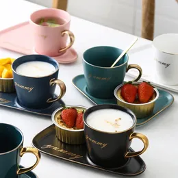 Cups Saucers European Luxurious Ceramic Office Coffee Cup And Saucer Set Milk Tea Mugs Cappuccino Strawberry Tasse Expresso Bebidas