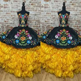 2022 Vintage Siyah Sarı Quinceanera Elbiseler Meksika tarzı çiçekler işlemeli fırfırlar Straplecle-up Tatlı 15 Kız Charro 242V
