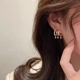 Kolczyki Dangle Korean Earing Claw Hook Hook Klip dla kobiet kryształowe czteroooceniowe ustawienie CZ Pearl Gold Kolor Fashion Biżuteria