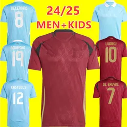 Belgium 24 25 Soccer Jersey de Bruyne Lukaku Doku 2024 Shirt da calcio della squadra nazionale 2025 uomini Kit per bambini che si trova a casa Train Tielemans Bakayoko Trossard 999