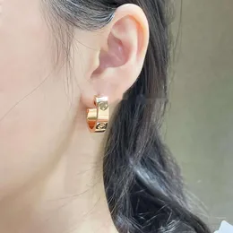 Luxus-Splitter-Liebesohrringe für Frauen mit Diamanten Ohrringen Top V-Gold Plated 18K Classic Ohrringe Full Diamonds Geometrische Einfachheit Ohrringe