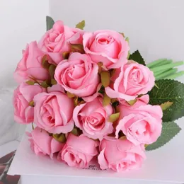 Flores decorativas 12pcs Rosas artificiais Páscoa Dia das Mães para a esposa Decoração de decoração Restaurante casa Simulação de aniversário de casamento