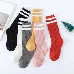 Kids Socks 2024 New Childrens Knee High Socks Autumn and Winter Warm Soft Cotton Childrens School Socks Black and White Striped Sports Socks d240513