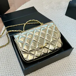 Elmaslar Hollow Out Kadınlar Tasarımcı Kare Çanta Oyma Harfler Kapitalı Flep Diamond Lattice Altın Donanım Matelasse Zincir Omuz Çapraz Çantası 22x15cm