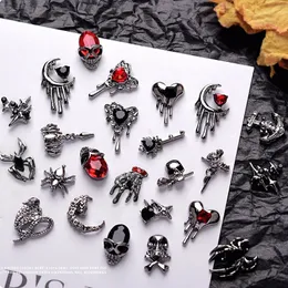 10pcs Gothic Punk Style Alloy 3D Nail Art Charms Herz Skelett Cross Spider Design für Halloween Nails Dekoration Accessoires 240514