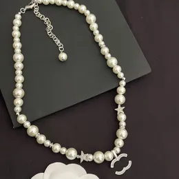 Хрустальная жемчужная буква дизайнер дизайнер бренд ожерелье Жемчужные цепочки подвесные женские ювелирные ожерелья для ювелирных украшений