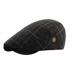 2018 New Arrival Winter Men Plaid Vintage Ajustable Gatsby Peaked Cap Newsboy Beret Hat Men039s Winter Hats Bonnet Femme3362667