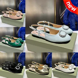 Lägenheter klackar kvinnor designer sandaler dubbel kristall logotyp ballerinas ballets glider på tofflor aprikos patent beige ebenholts duk sommar glider strand lyx sandal