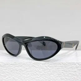 المرأة المصممة Swing Sunglasses SPRA20 نظارة شمسية للنساء 24SS إطار إطار UV400 نظارات الرجعية الاستقطاب