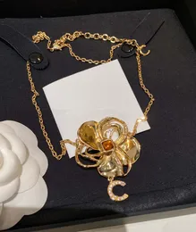 Luxusqualität Charme Drop -Ohrring mit Diamant- und Blumendesigner in 18 Karat Gold plattierter Anhänger Halskette und roter Farbstil haben Stempelbox PS3623B