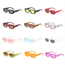 LOVATFIRS 12 Óculos de sol quadrados de pacote para viagens de festa homens homens diferentes cor Proteção UV 240511