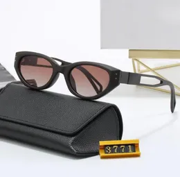 Designer Classic Cat Eye Oko Okulary Kobiety mężczyźni Ochrona przeciwsłoneczna Wygodne odcienie zarysowane z pudełkiem