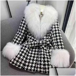 Womens Cape Designer Clothing Houndstooth Winter Coat Women Big Sier Fur Lapel Mid-Längd Faux Splicing Wool T220831 Drop Delivery A DHMLK