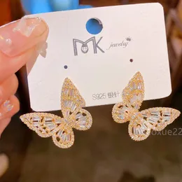 925 Silver Butterfly Earrings Designer Woman Luxury Earring Earring Ny utsökta full-diamant Zirkon Mikroinlagd fjärilsstudmode på Sydkorea High Sense