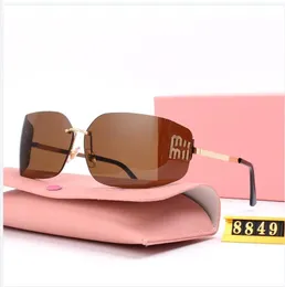 Occhiali da sole di marca mumu Donni uomini progettano grandi occhiali da sole esterni scatola di design opzionale Tende esplosione ottica ottimista 8849 merita una persona rigorosa sull'aspetto