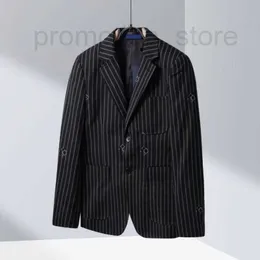 Męskie garnitury Blazers Designer Stylish Striped Blazers: Slim Fit Casual Kurtki dla imprezowych biznesu QY2O
