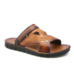Sommarmäns tofflor utomhus läder klassiska mjuka sandaler romerska komfort vandringskor 230720 565 D SAA