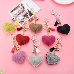 Keychains cotidiram o chaveiro de pingente do coração de shinestone de luxo com borla para mulheres com os ornamentos de chaves de chaves da moda Charms Charms Carther -Keyholder Gifts J240509