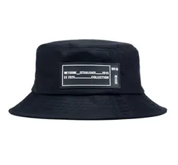 We11done Rubber Badge Fisherman Buckte Hat для женщин Мужчины рыбалка Bob Panama Summer Fashion Black Corean Sun Shats Sunscreen Out2512149