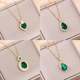 Pendant Necklaces New Fashion Green Zircon Crystal Pendant Stainless Steel Necklace Suitable for Women Tren Retro Style Womens Edge Chain Jewelry J240513