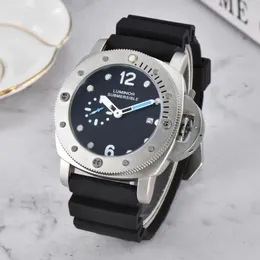 Pan Edelstahl -Handgelenk Uhren für Männer 2024 Neue Herren Uhren All Dial Work Quarz Uhr Top Luxusmarke Uhr MEN MODE MODE Schwarze Gummi -Gurt Pan015